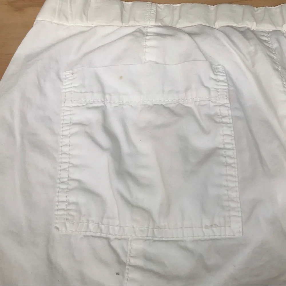 St. John's Bay White Drawstring Capri Pants Unisex Women Size 12.